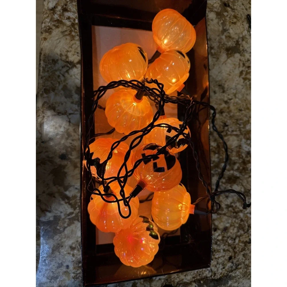 Vintage Halloween Lights 2001 Y2K Holiday Light 8 foot length Flickering Pumpkin